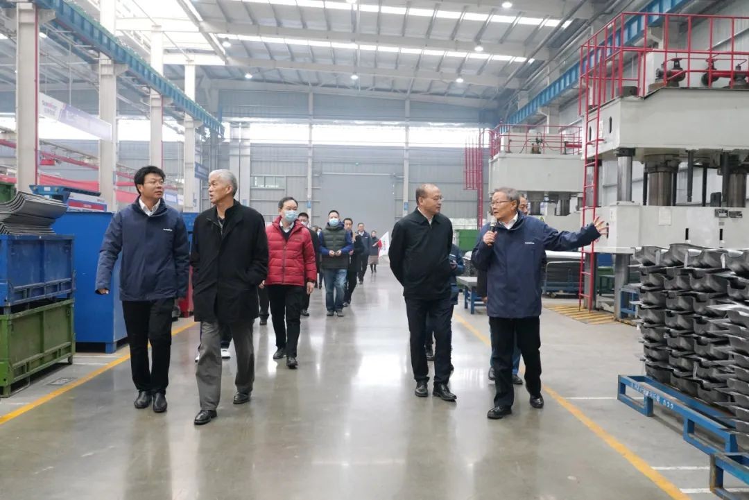 LETOU乐投工业城来了500人的旅行团