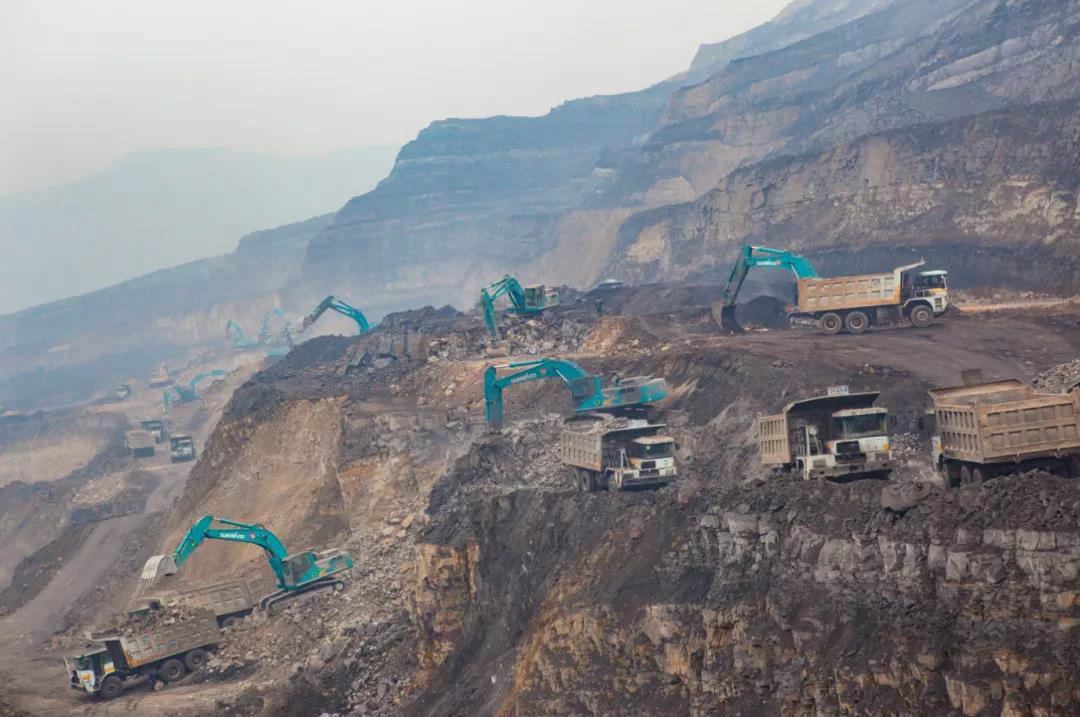 以先导式立异实现挖掘机从无到有，，，从小到大，，，从大到强！