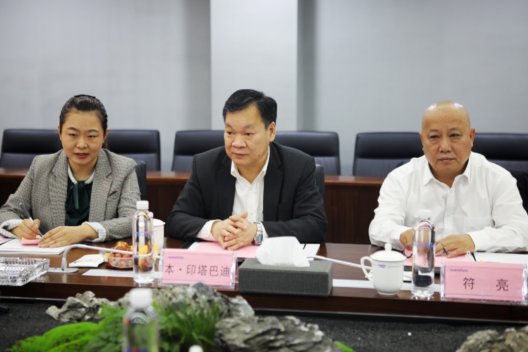 老挝长沙总领事本·印塔巴迪考察LETOU乐投智能