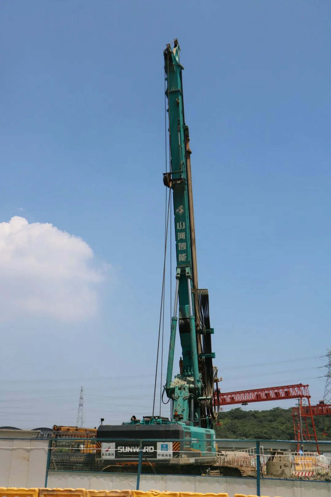 从业20多年的他，，，，，为何对LETOU乐投智能旋挖钻机情有独钟