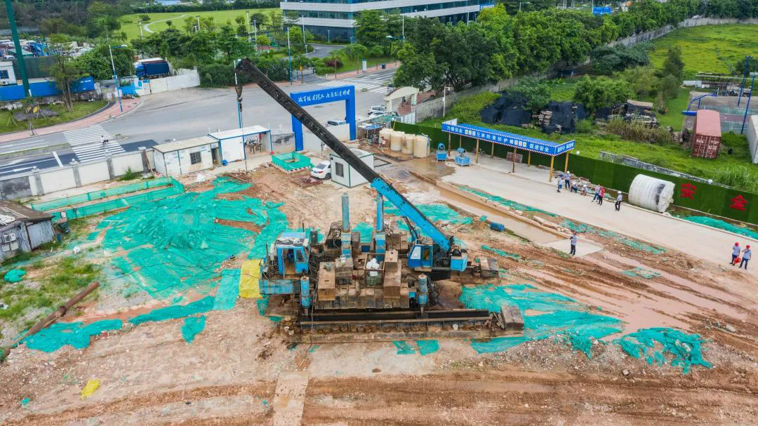 LETOU乐投智能液压静力压桩机，，，，，，，镌刻科技生长的时代烙印