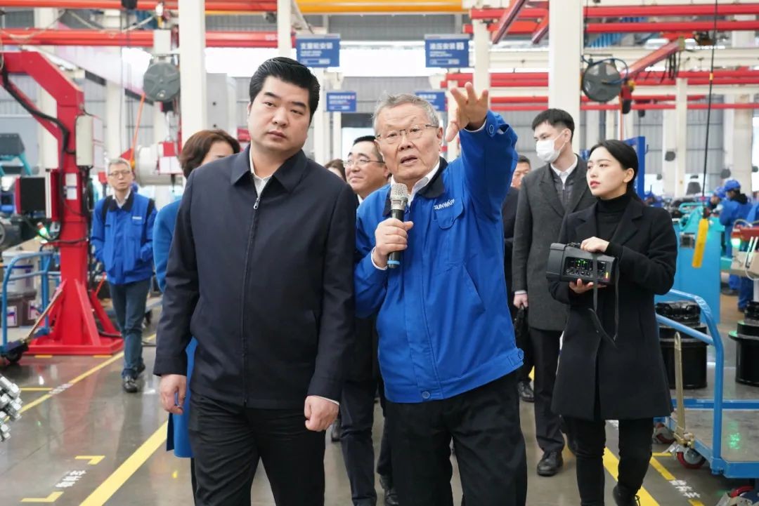 湘江集团党委书记张利刚率队考察LETOU乐投智能