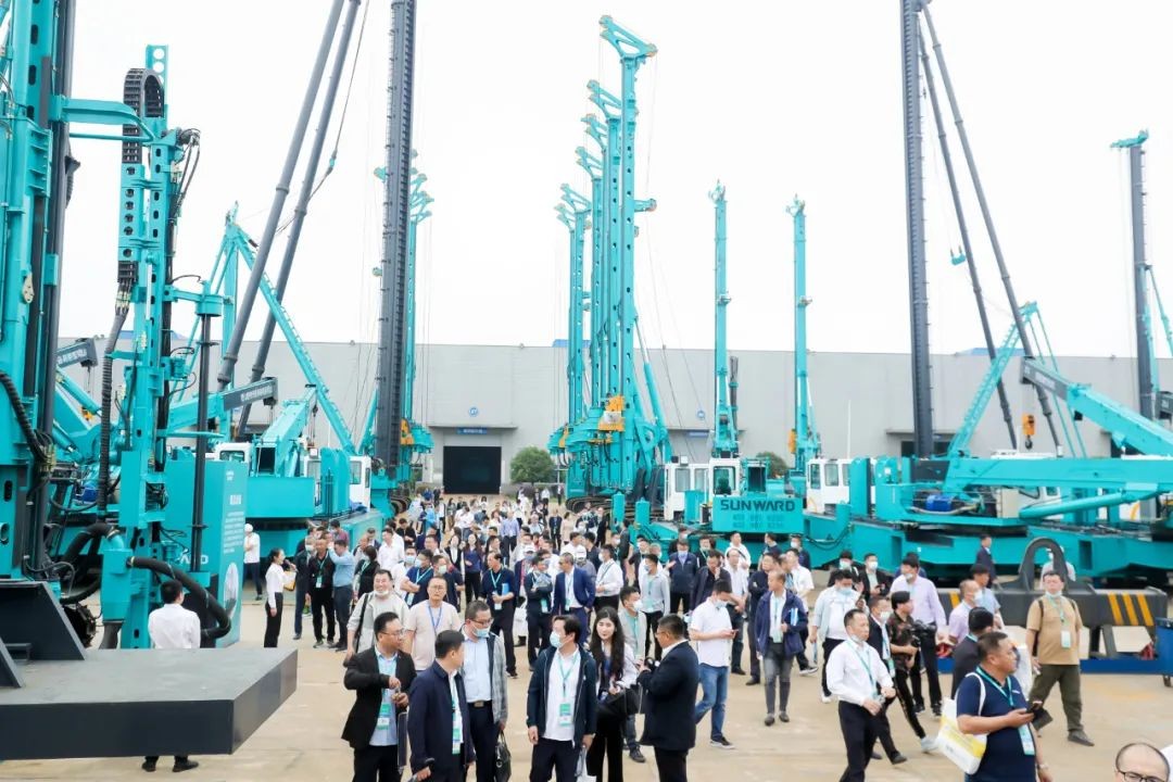 “爆品”出击！LETOU乐投智能客户交流会签约超8亿元