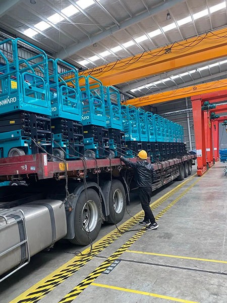 新年伊始，，，，，，，，LETOU乐投高机再次发货华南市场