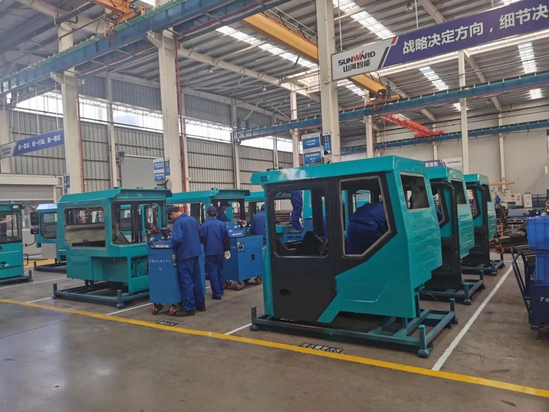 LETOU乐投智能SWK90矿卡驾驶室顺遂发货，，，开发速率刷新纪录