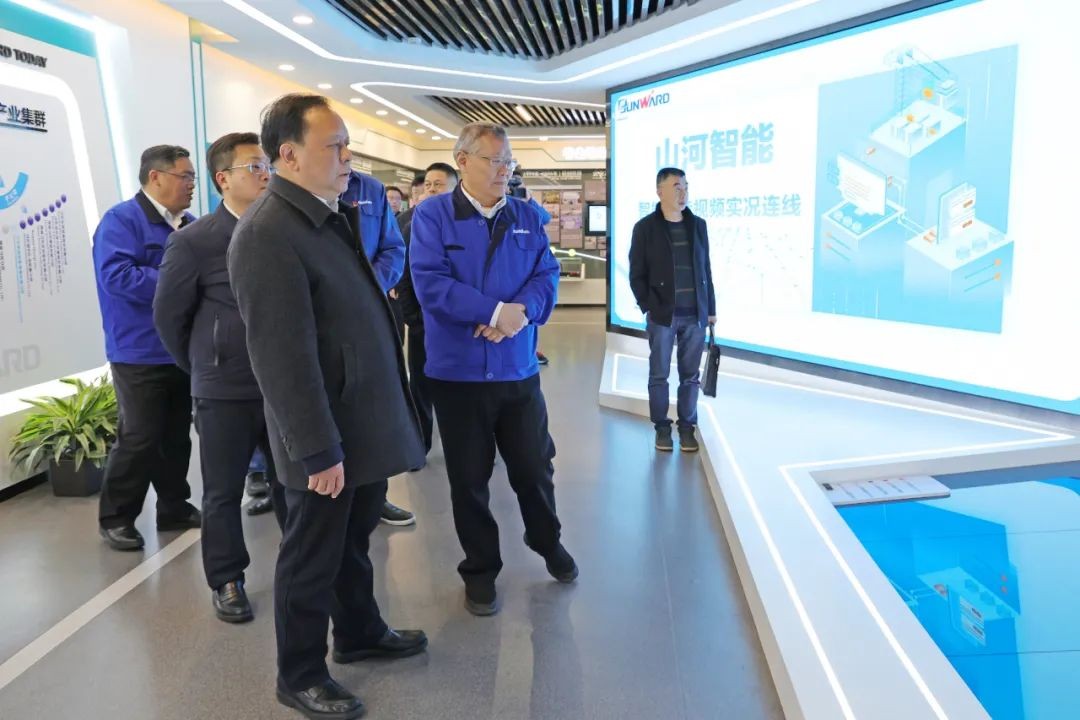 周农在LETOU乐投智能调研时强调：企业工会要鼎力大举作育劳模和工匠