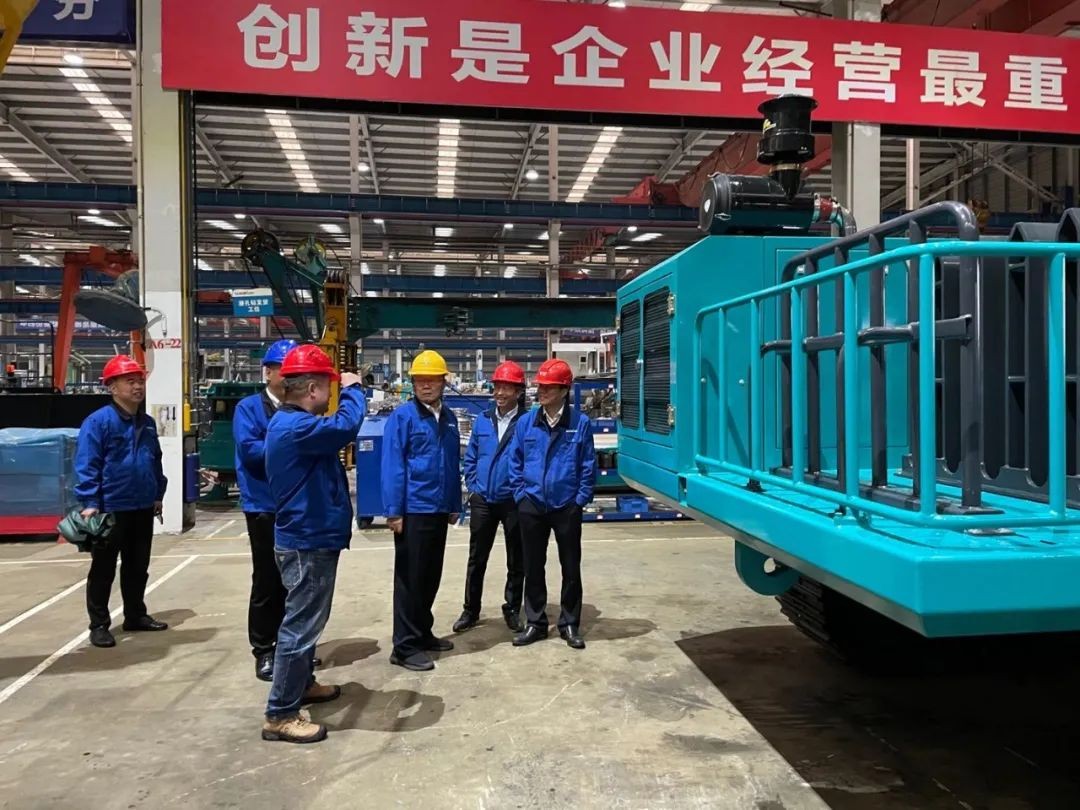 联合开发出效果！LETOU乐投智能压裂管道运输车下线