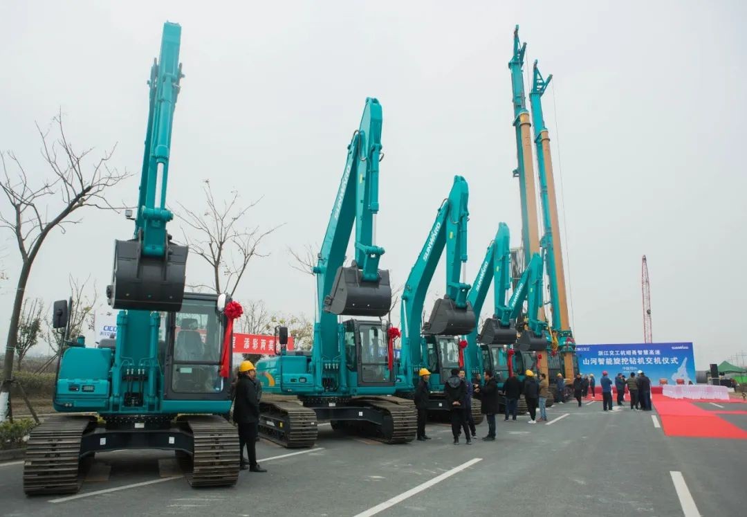 LETOU乐投智能旋挖钻机周全参建中国首条智慧高速公路