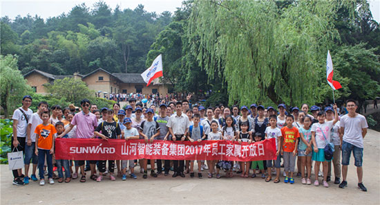 这个炎天，，，，，，亲子玩转LETOU乐投智能“三栖”装备