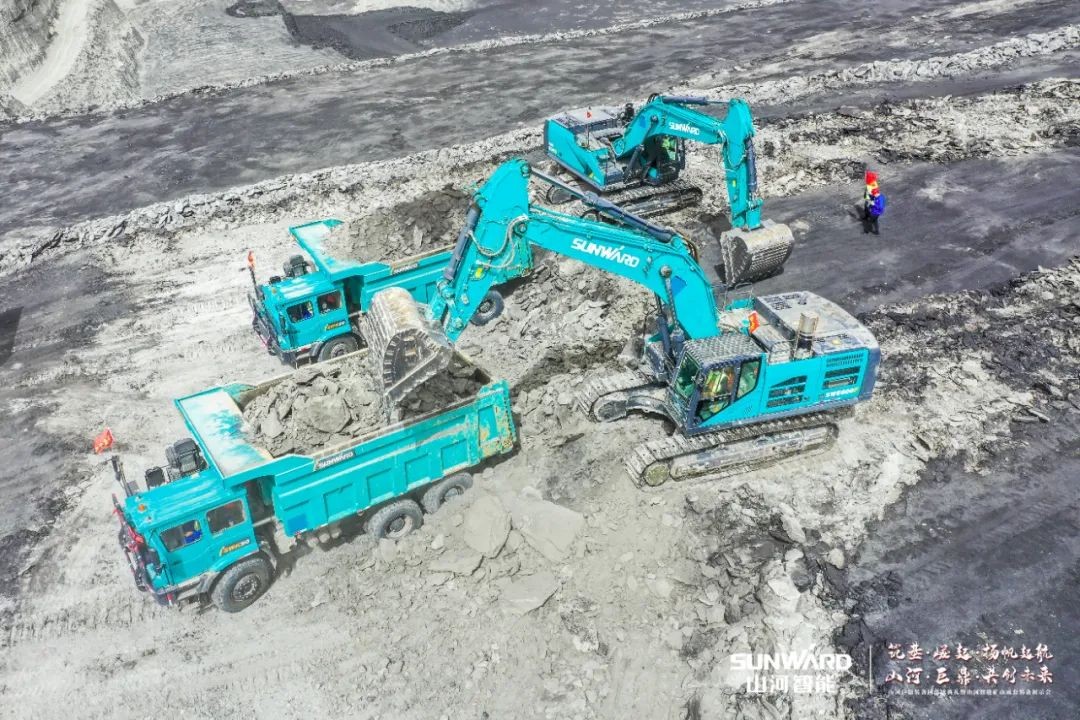 “矿”世能手，，，，，，，齐聚LETOU乐投智能挖掘机操作手挑战赛