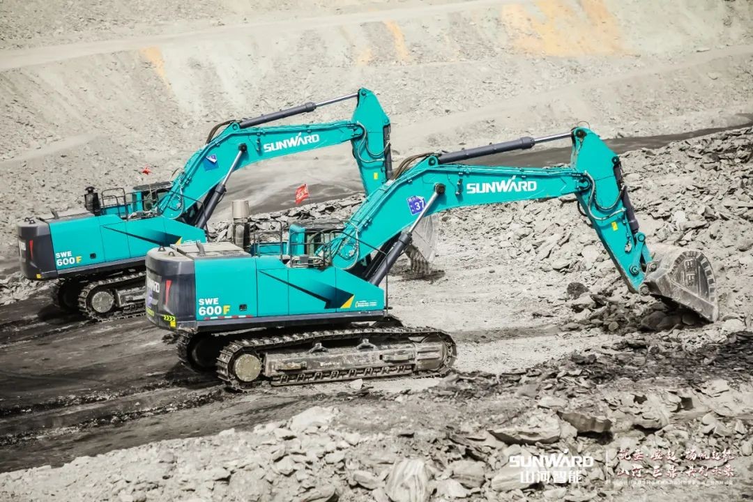 “矿”世能手，，，，，，，齐聚LETOU乐投智能挖掘机操作手挑战赛