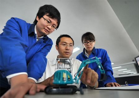 新华社报道：LETOU乐投智能连任全球工程机械50强