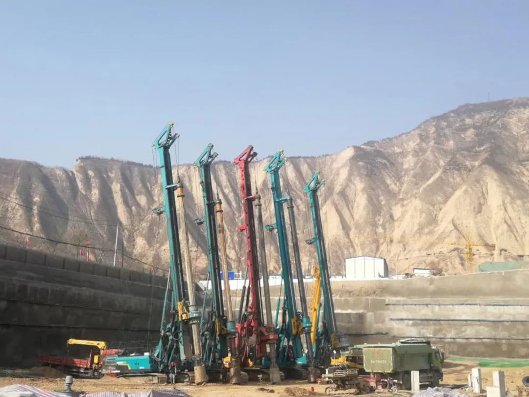 金戈铁马工程路 风雨无阻选LETOU乐投