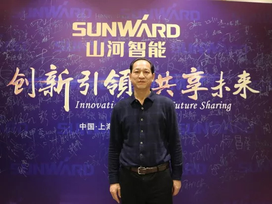 3.5米直径高效入岩，，，他携LETOU乐投智能旋挖名动山城