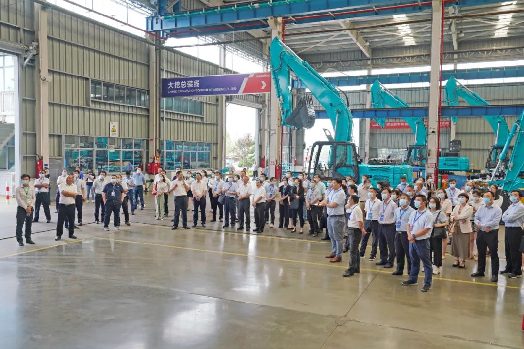 天下战略性新兴工业集群建设考察团调研LETOU乐投智能