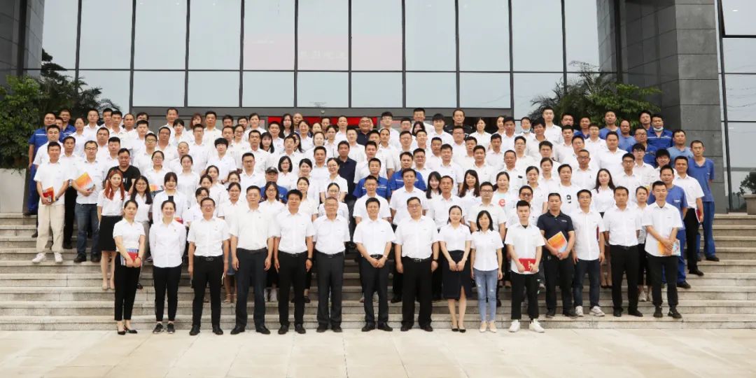 助力谋划，，，，，，，，效劳员工，，，，，，，，攀缘家园建设新高地——LETOU乐投智能第五届四次“双代会”胜利召开