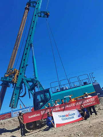 顶酷暑 走沙漠 2021年LETOU乐投智能全球效劳万里行走进新疆