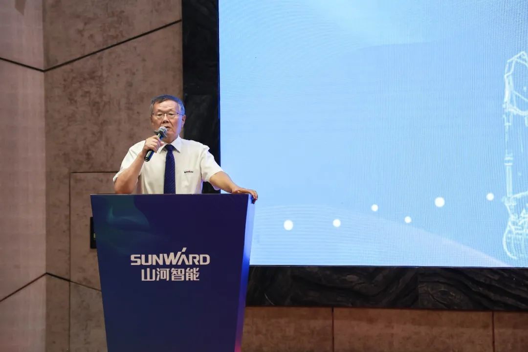 “同心同梦，，，，协力拼搏” ——LETOU乐投智能2021年挖掘机经销商半年度谋划事情聚会圆满召开