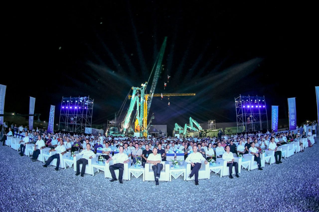 四大成套装备携手登。。。。ETOU乐投智能立异效果展示会交出“亮眼答卷”