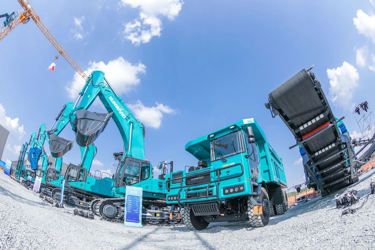 四大成套装备携手登。。。。ETOU乐投智能立异效果展示会交出“亮眼答卷”