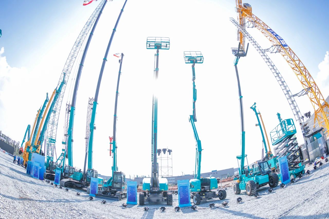 四大成套装备携手登。。。。ETOU乐投智能立异效果展示会交出“亮眼答卷”