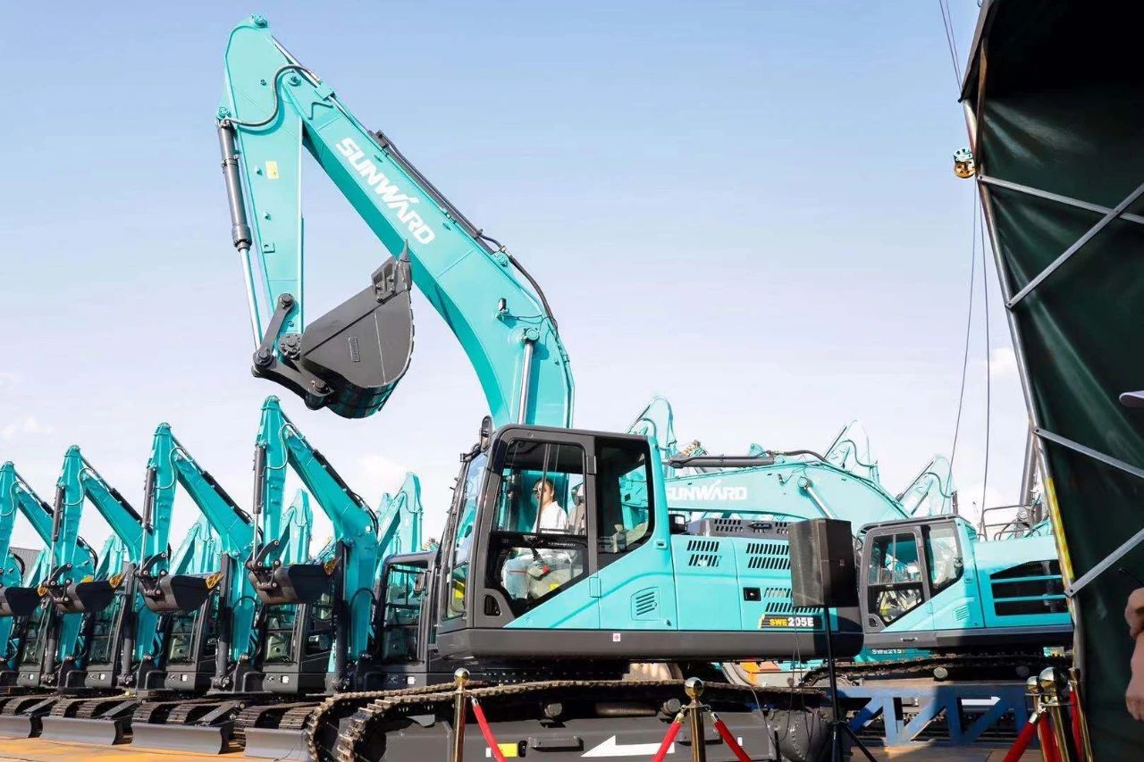 四大成套装备携手登。。。。ETOU乐投智能立异效果展示会交出“亮眼答卷”