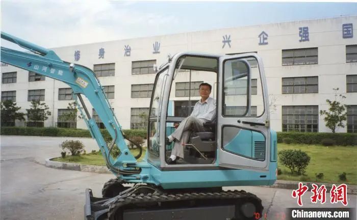 媒体聚焦 | 中新社专访——LETOU乐投智能首创人何清华：向着太阳奔驰的筑梦人