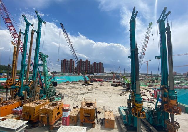 大国重器！LETOU乐投智能超等装备助力北京都会副中心综合交通枢纽站建设