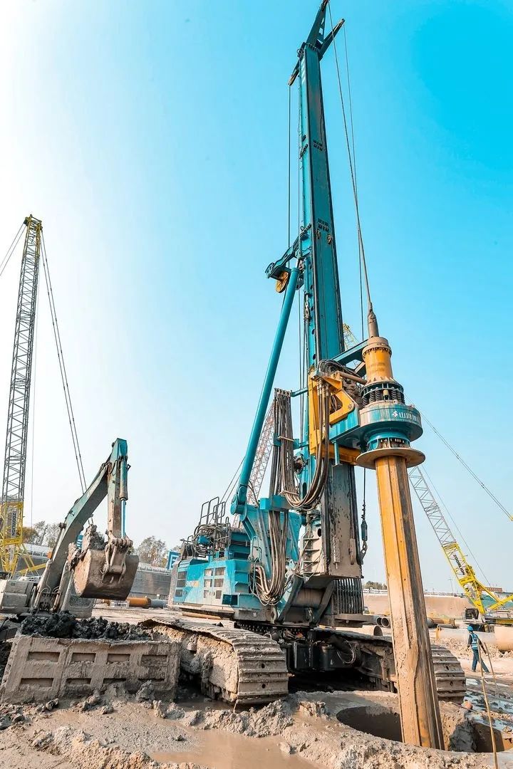 大国重器！LETOU乐投智能超等装备助力北京都会副中心综合交通枢纽站建设