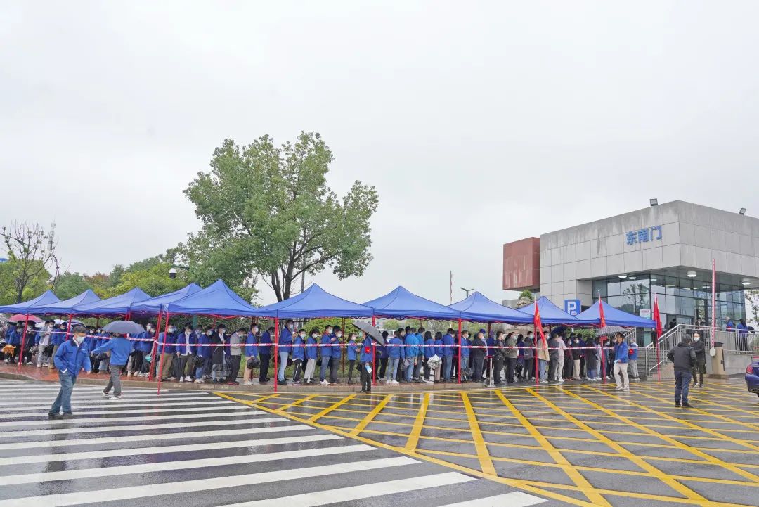 采样完成率近100%！LETOU乐投智能第一时间开展全员核酸检测，，，，，包管清静生产