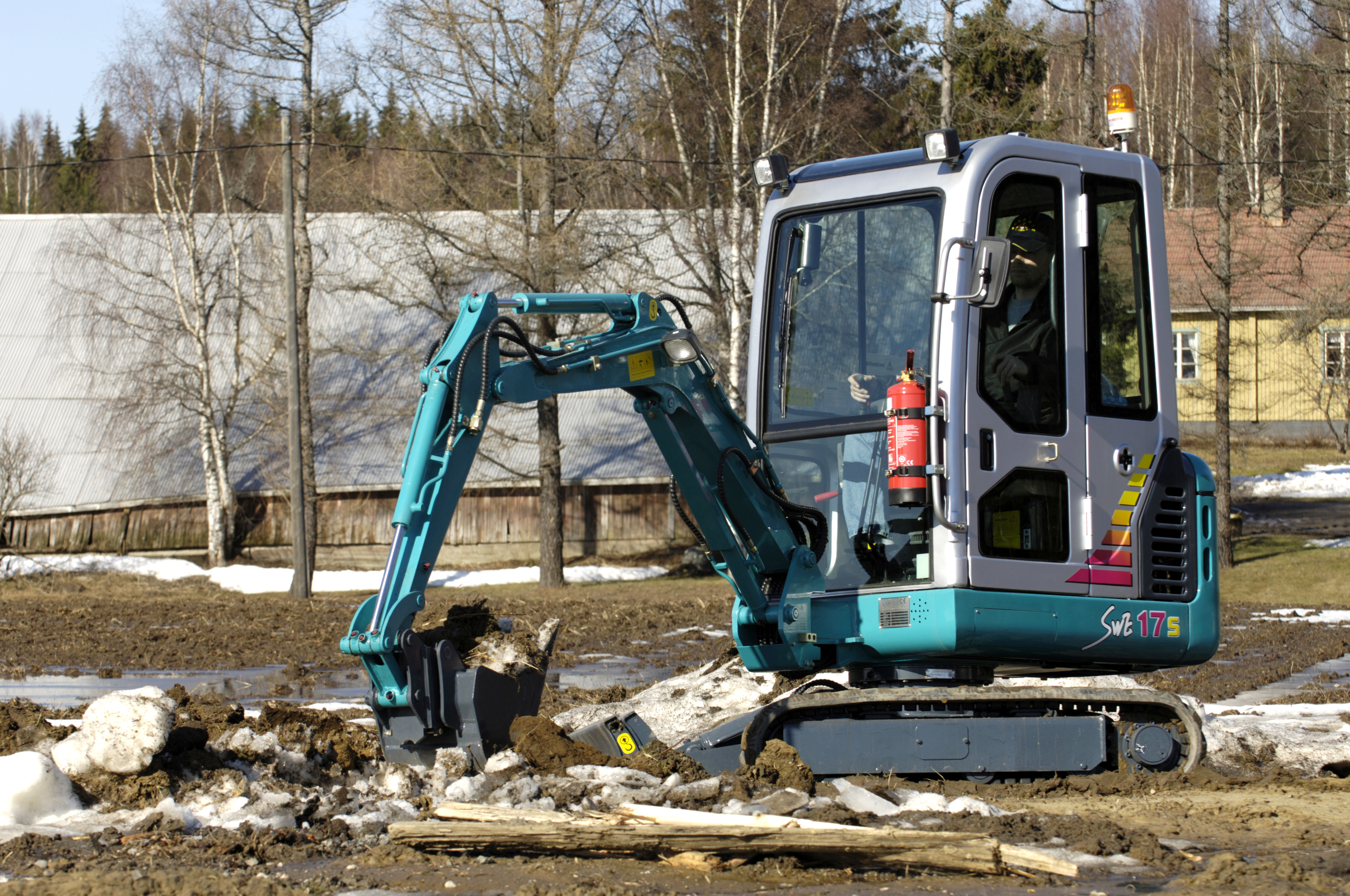 国产小挖掘机价钱是几多？？？？？