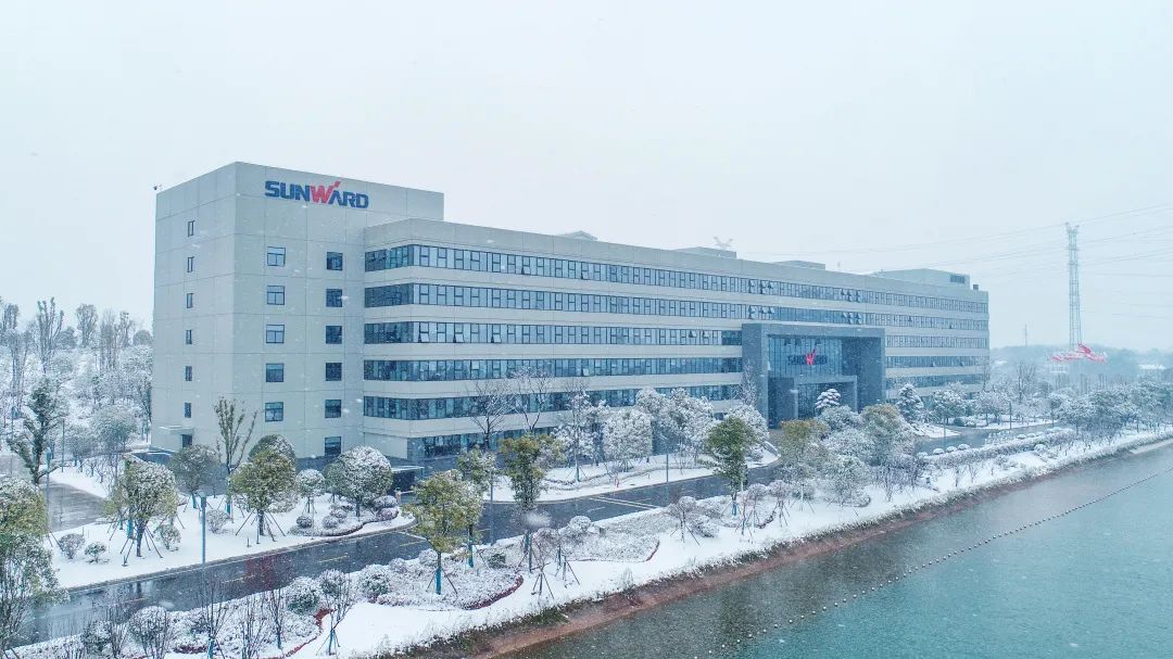 瑞雪兆有年，，，，，，，，邀您共赏雪中LETOU乐投！