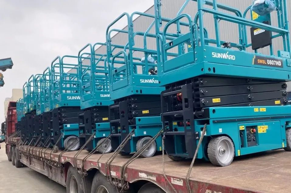 创下单日最高发货量纪录！LETOU乐投高机装备集中发货