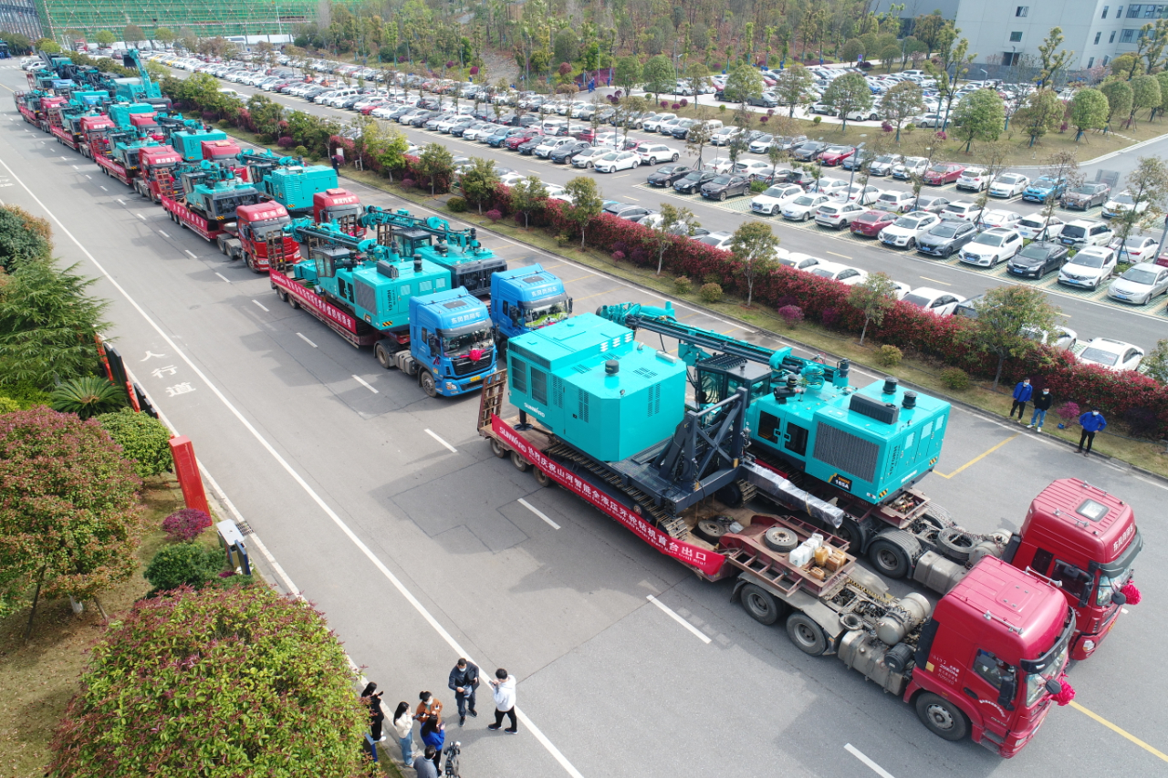 征战全球市场。。。。ETOU乐投智能凿岩装备批量发货