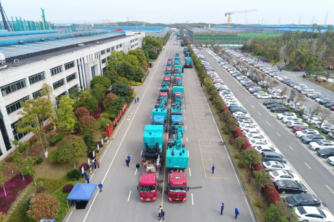 征战全球市场。。。。ETOU乐投智能凿岩装备批量发货