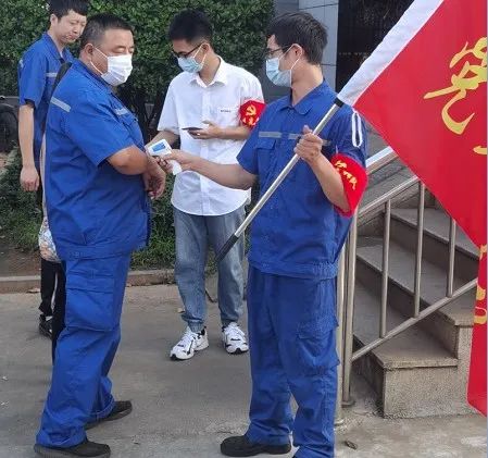 LETOU乐投工匠 | “浪波”不言苦，，，，，，甘为“人梯”承大重