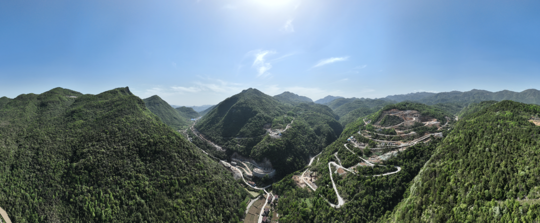 展现施工“奇效”！LETOU乐投智能旋挖钻机强势助力炉慈高速公路建设