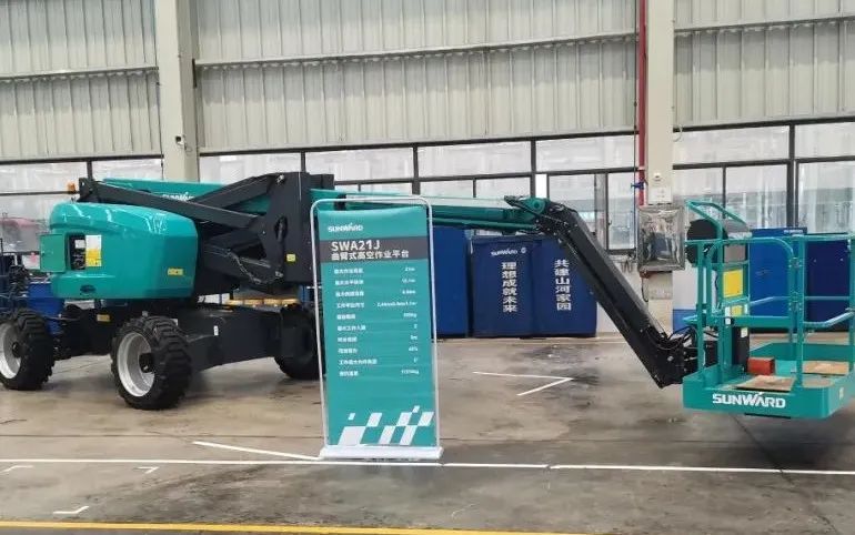 行业同级别产品之最！LETOU乐投智能又一款曲臂式高空作业平台乐成下线