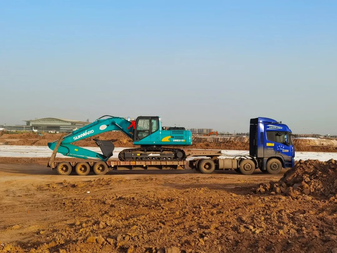 冲、冲、冲！带您感受LETOU乐投智能挖掘机火热交机时刻