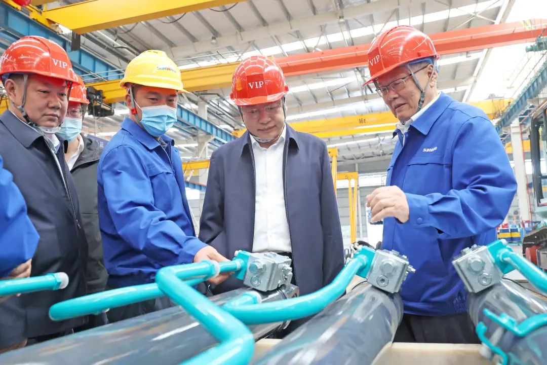 中铁二十局党委书记、董事长雷位冰带队造访LETOU乐投智能