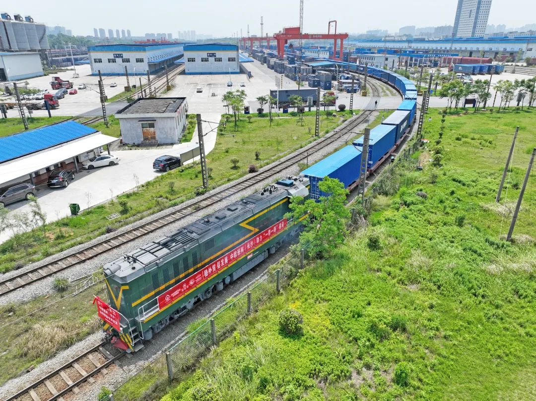 一连进军国际市。。。。。≈信钒嗔校ǔど常㎜ETOU乐投智能专列乐成首发