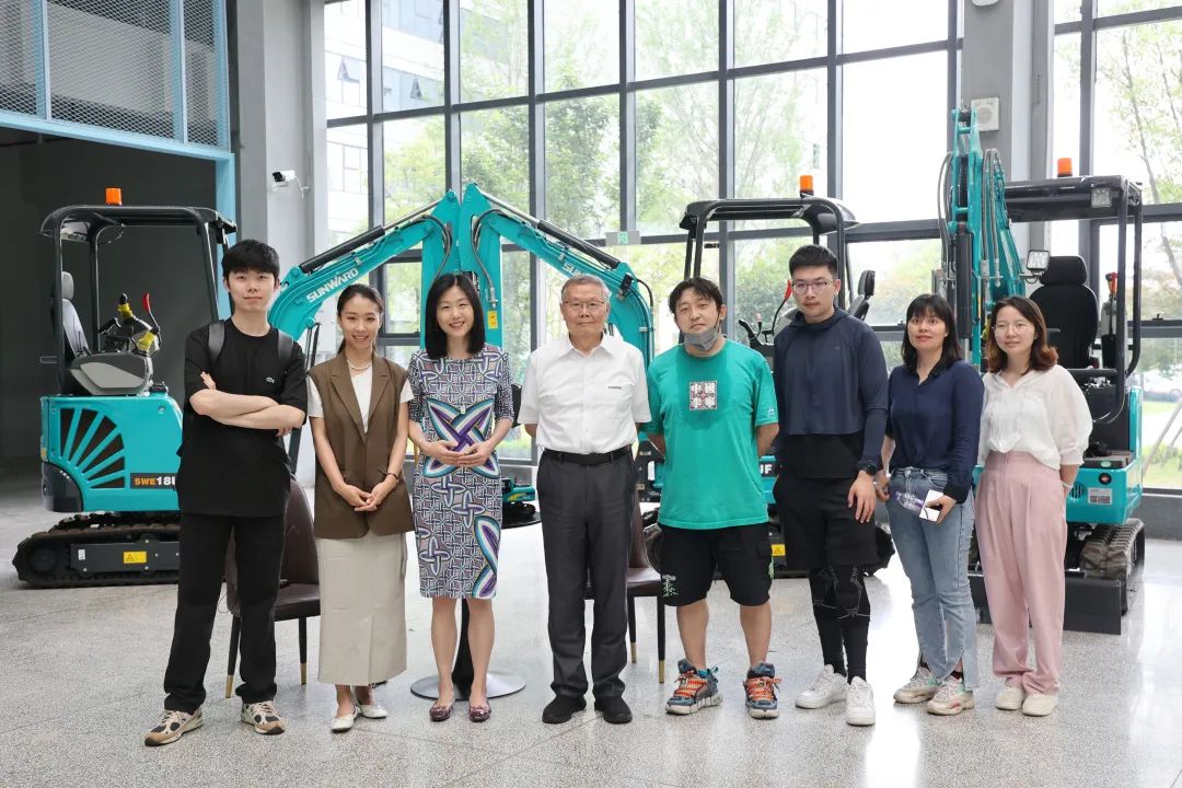 CGTN探厂！专访LETOU乐投智能董事长、首席专家何清华花絮来了