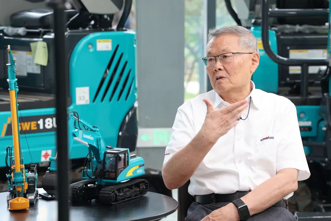 CGTN探厂！专访LETOU乐投智能董事长、首席专家何清华花絮来了