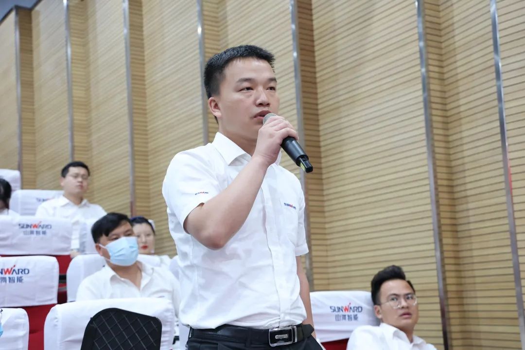 立异引领，，，，，智造未来！“2022院士专家长沙行”高端装备高质量生长钻研会盛大举行