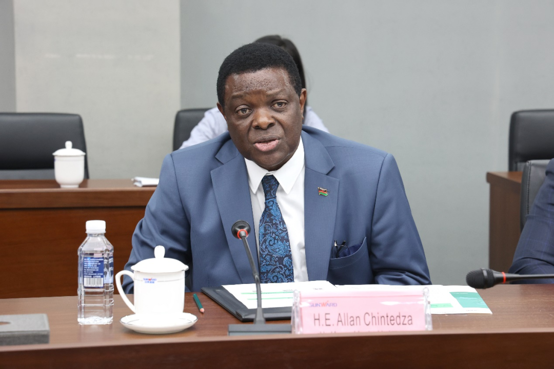 马拉维大使一行考察LETOU乐投智能