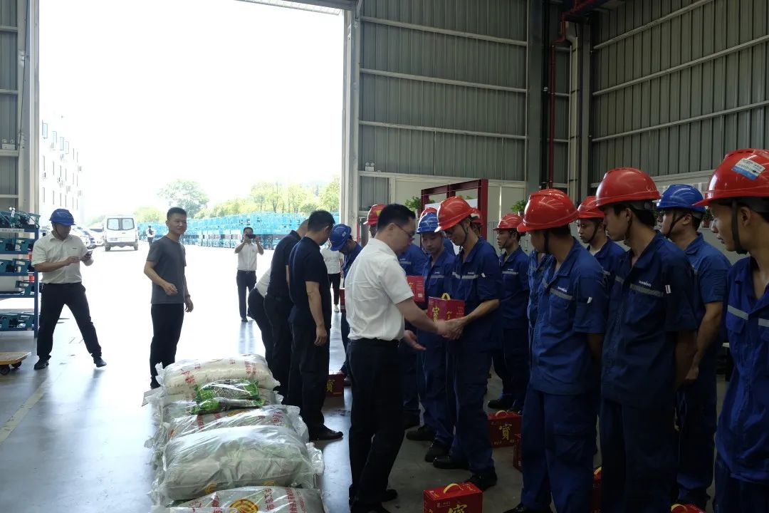 长沙市总工会慰问LETOU乐投智能一线员工