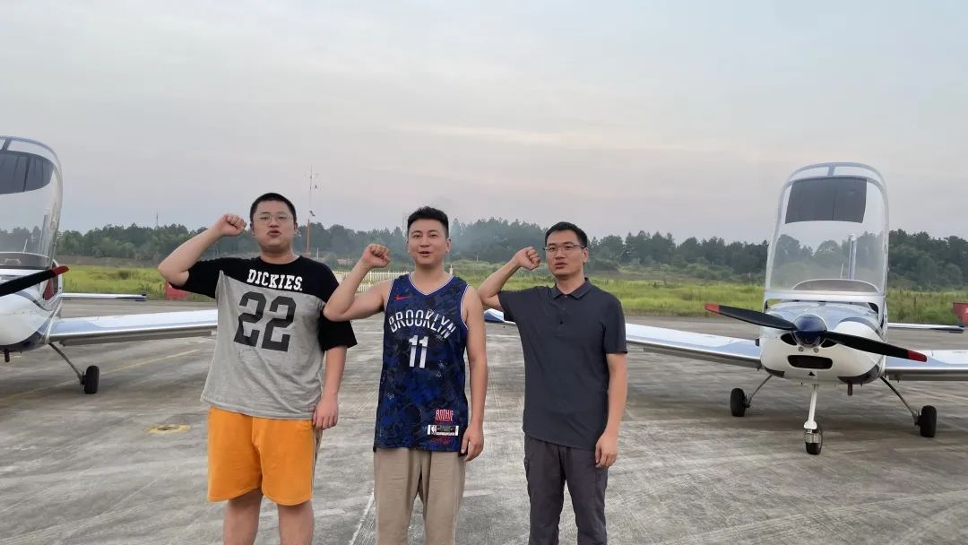 冲上云霄！湖南LETOU乐投通航学员乐成单飞