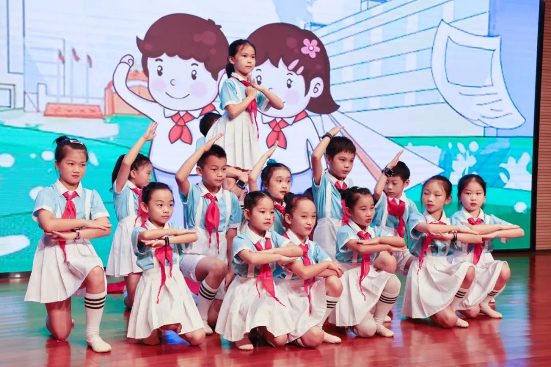 缤纷“暑”假，，，，，，，不负所“托”！LETOU乐投智能职工子女暑期托管班结业啦