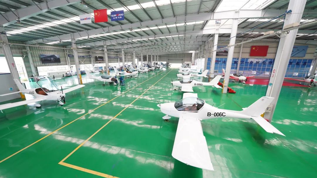 23个月交付100架！LETOU乐投航空第 199、200 架阿若拉飞机顺遂下线交付