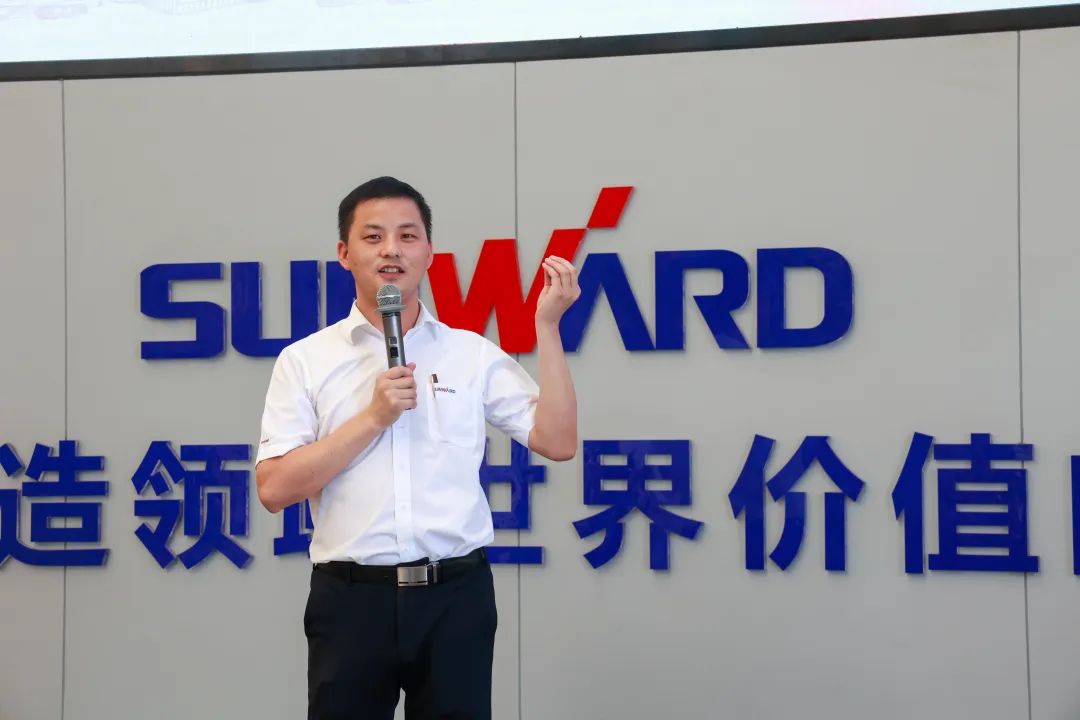 又酷又辣又炫！LETOU乐投智能第二届挖机废物来了